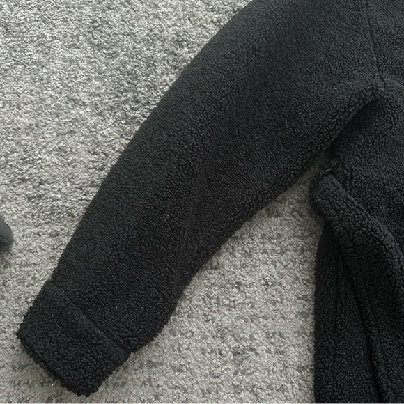 Uniqlo U Sherpa jacket with belt - Picture 4 of 14